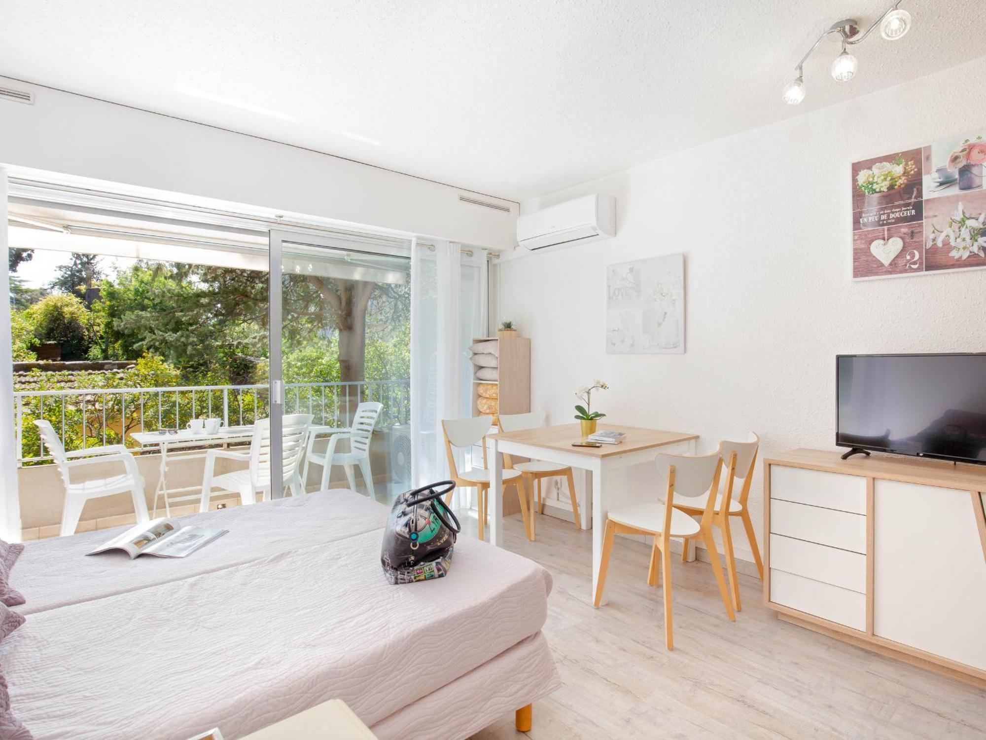 Studio Climatise Pour 3, Face Est, A 50M Plage Et Proche Commerces - Fr-1-466A-23 Saint-Raphaël Buitenkant foto